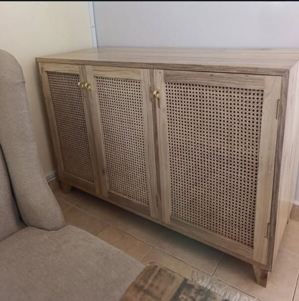 Sola Credenza