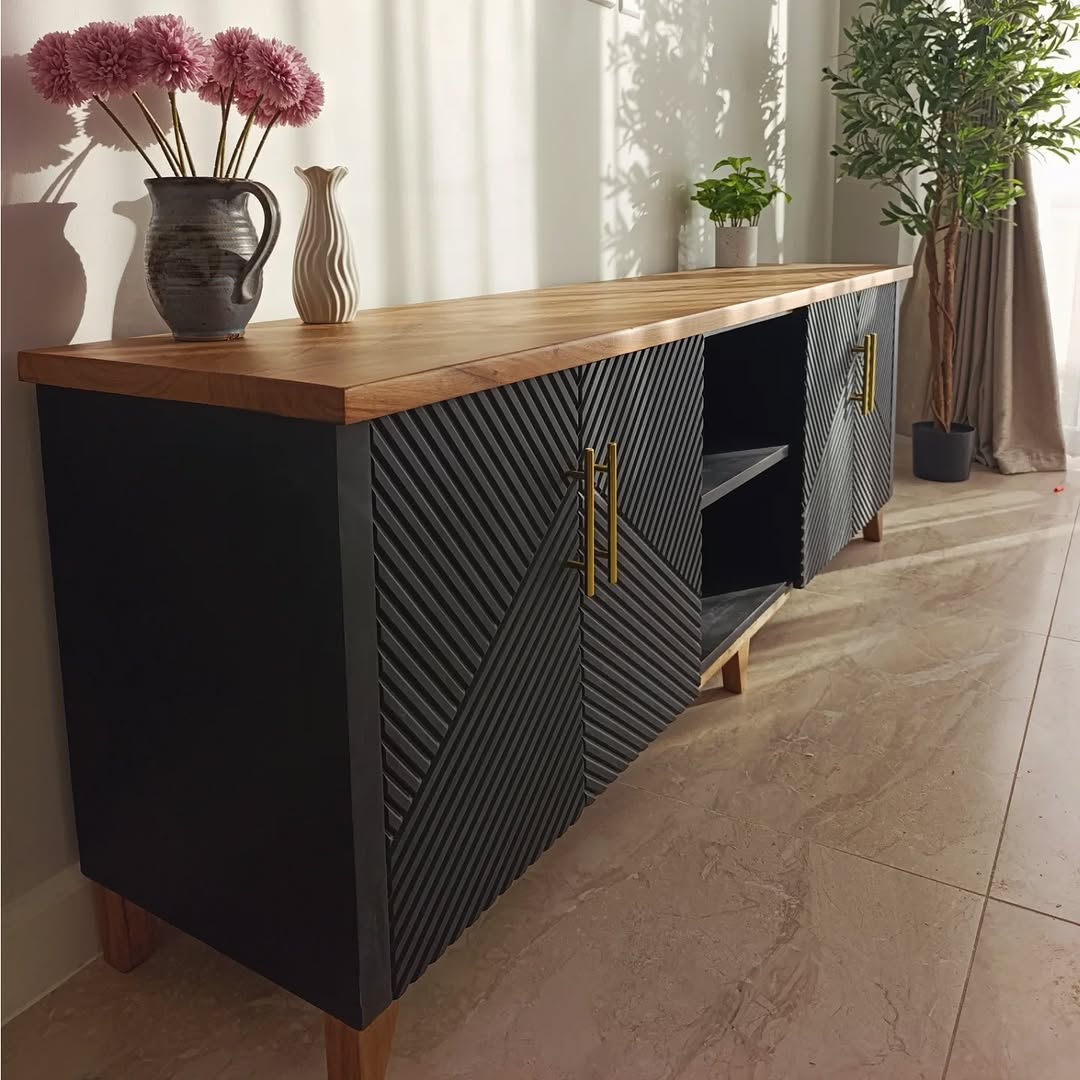Lumo TV Stand